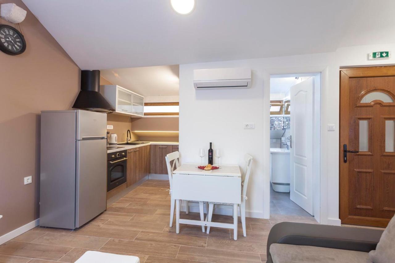 Apartmani Antiqua Živogošće エクステリア 写真